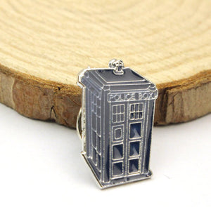 Dr Who police phone box tardis brooch pin